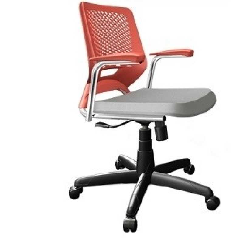 Cadeira Executiva Giratória com Braço Pinheiros - Cadeira Beezi Aproximação com Braço