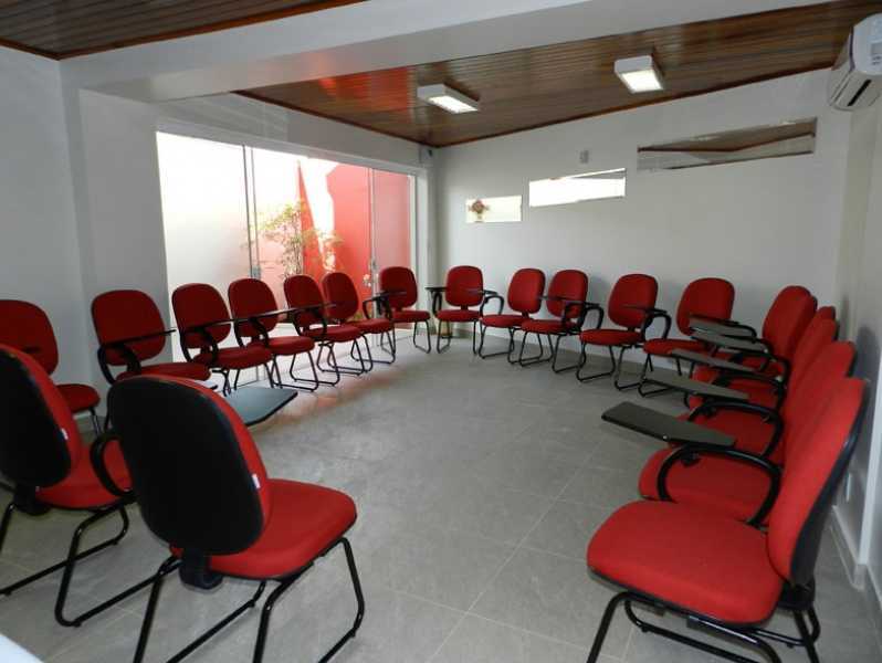 Cadeira Universitária com Prancheta Escamoteável Preço Itaim Paulista - Cadeira Universitária Anatômica