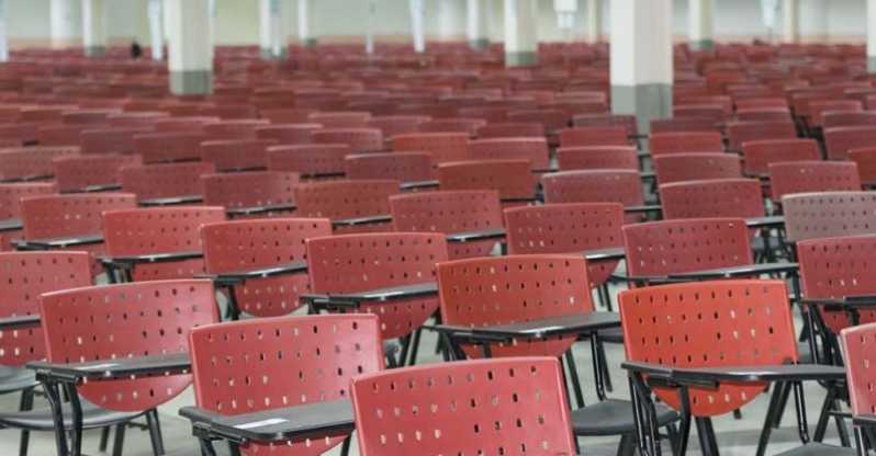 Onde Encontro Cadeira Universitária com Prancheta Jardim Paulistano - Cadeira Universitária com Porta Livros